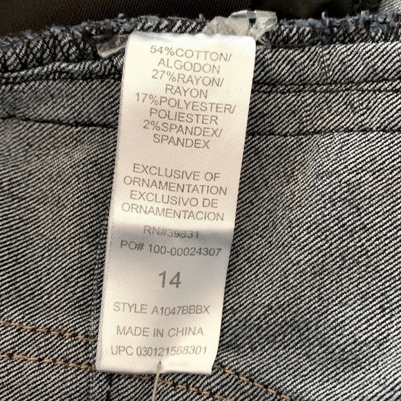 Democracy Artisan Crafted Jeans, Size 14, Dark Wash Blue Denim. - Picture 5 of 5